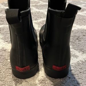 Women’s rain boots